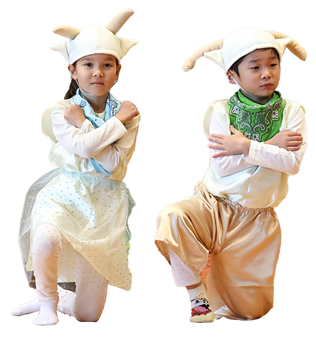 ウサギの恰好をした園児たち