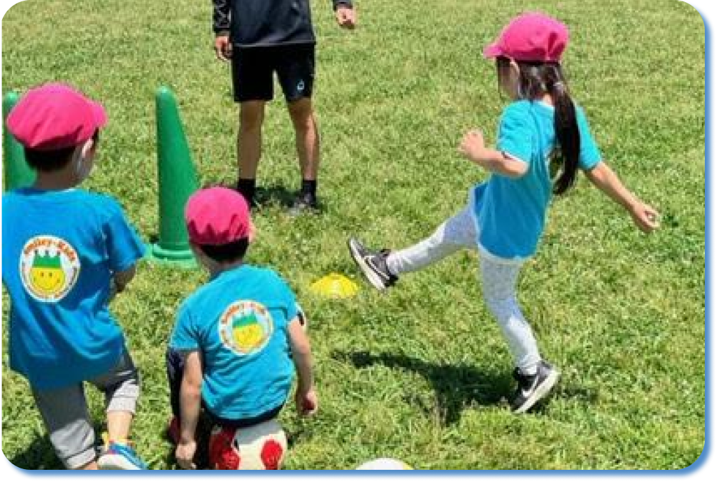 アクティビティのサッカーの様子
