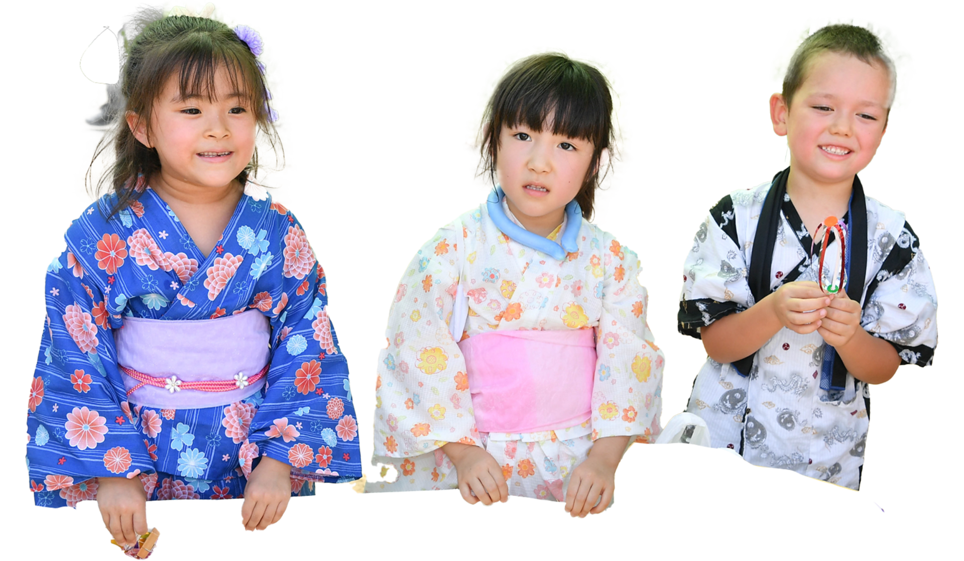 浴衣姿の園児たち