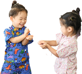 浴衣姿の園児たち