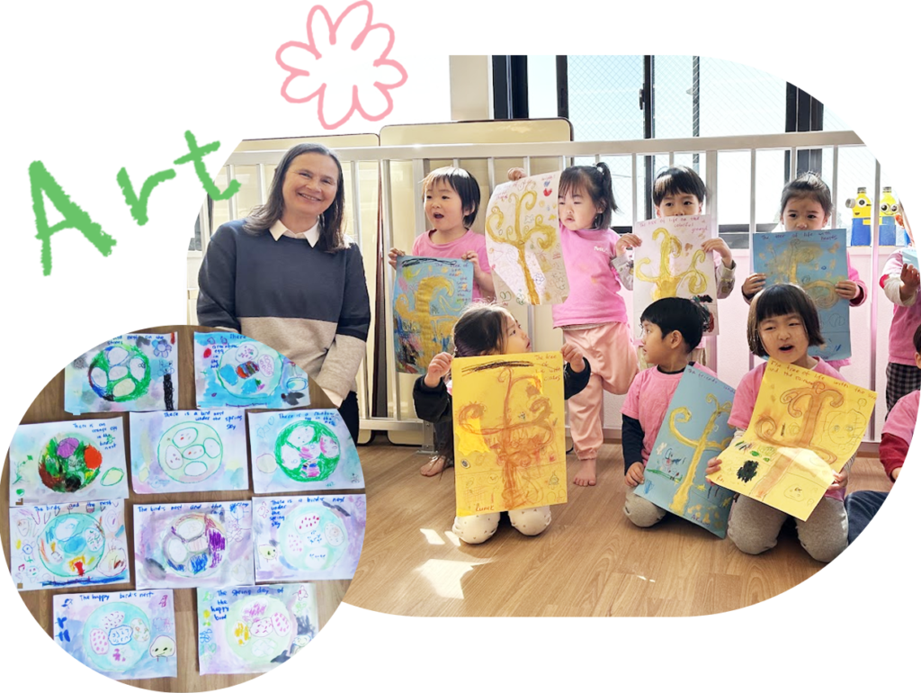 イングリッシュ・アートで、作品を手に笑顔の園児たち