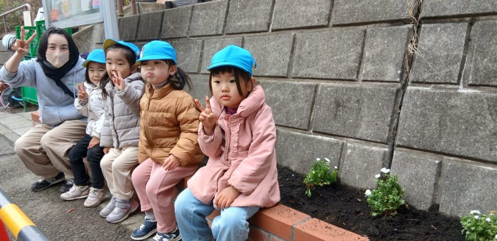 冬の制作とお花植え