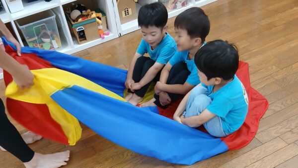 Gymnastics-Parachute Play-